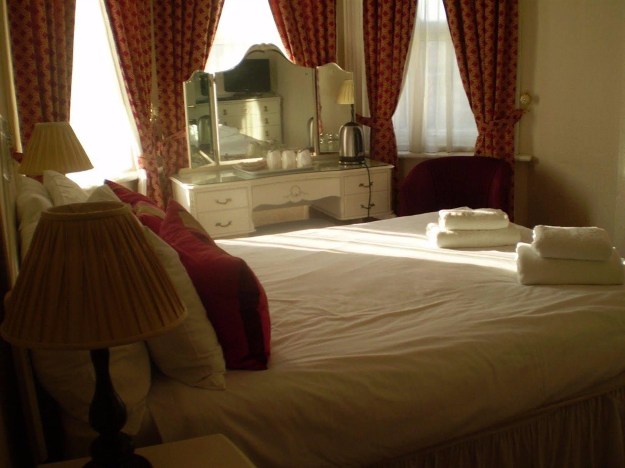 Park View Hotel Истборн Екстериор снимка